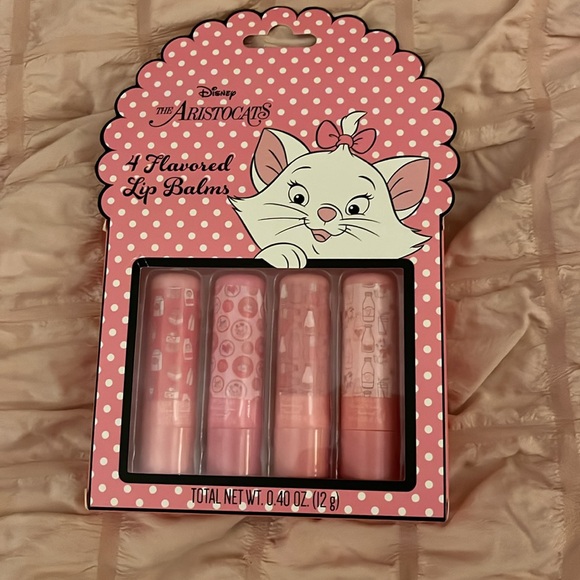 Disney Aristocrats Make Up Essentials Collection - Picture 4 of 6